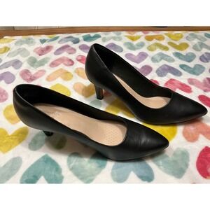 Clarks Black Pointed Toe Pumps Heels Classic Career Minimalist Shoes